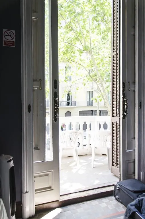 Hostal Albergue Bed & Art Barcelona