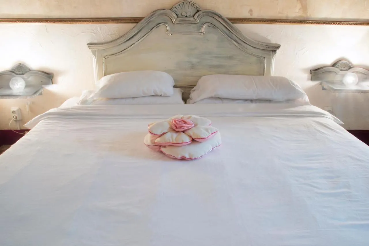 Hostal Albergue Bed & Art Barcelona