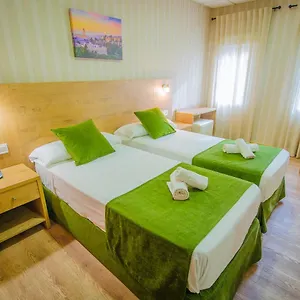 hotel-solymar-malaga.hotelsinnerja.org/